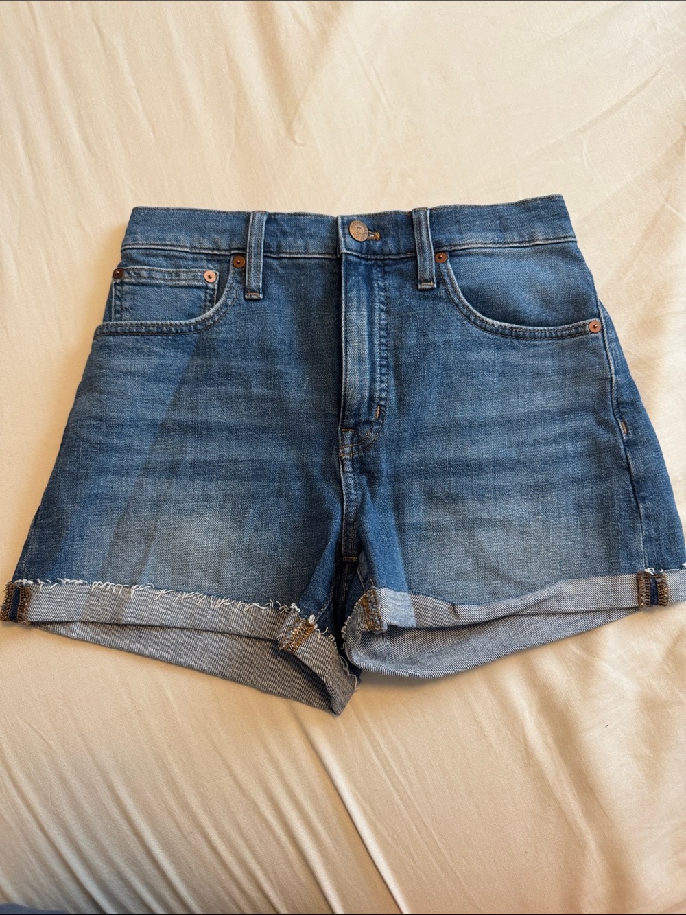 Madewell Rolled-Hem Denim Shorts in Blue Wash